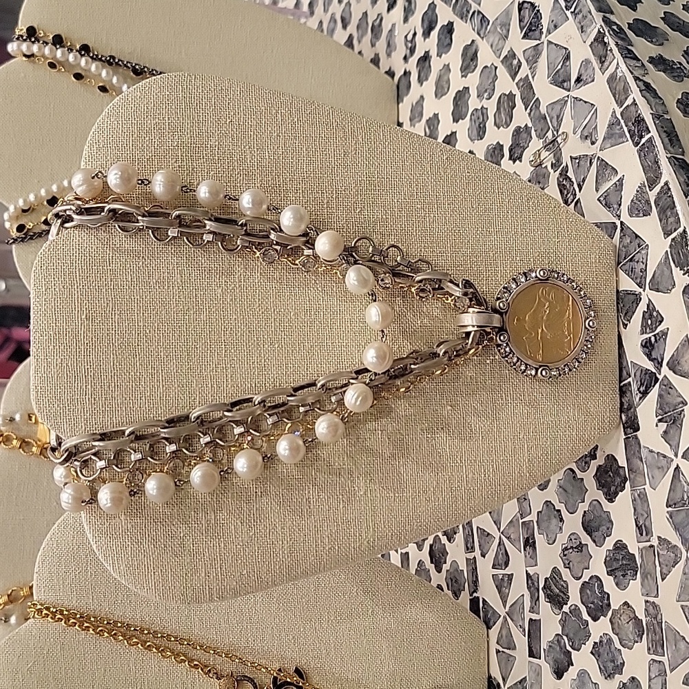 French Kande Necklace FOUR STRAND AUSTRIAN CRYSTAL, PEARL,AND CHAINS WITH COMITE